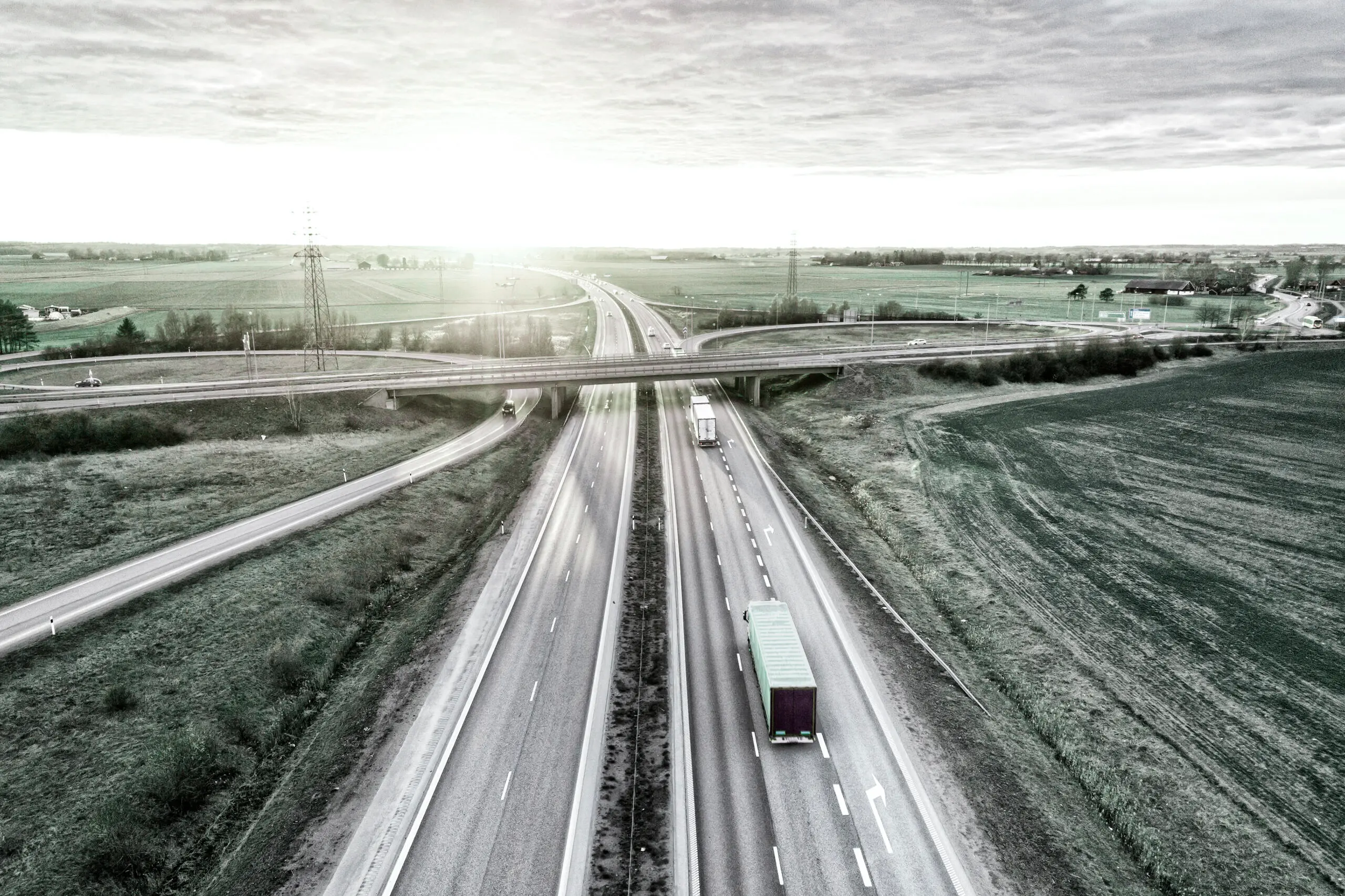 Carretera autopista España — red de distribución nacional de Logistics Express